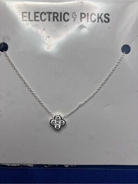Electric Picks Silver Clover Pendant Necklace with Clear Stones